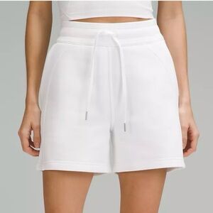 Lululemon Scuba NWT HR 5” Shorts, 6